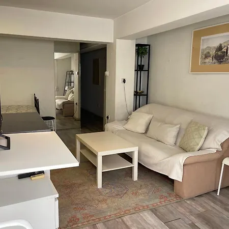 Archangelos דירה *